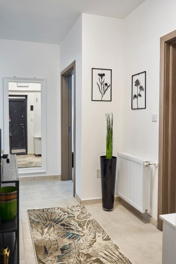 Unique Hotel Apartments Iasi Eksteriør billede