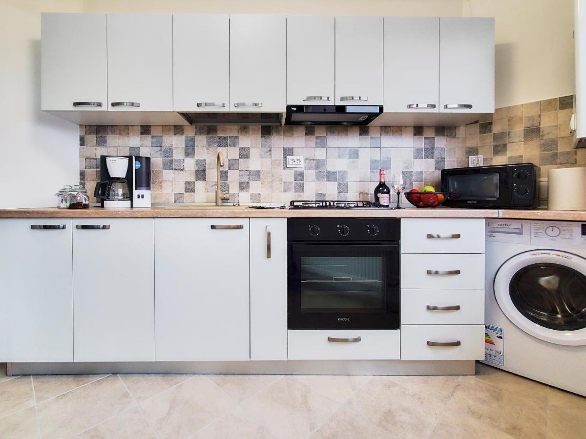 Unique Hotel Apartments Iasi Eksteriør billede