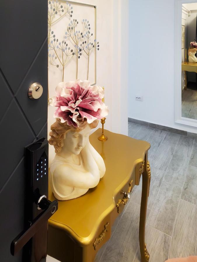 Unique Hotel Apartments Iasi Eksteriør billede